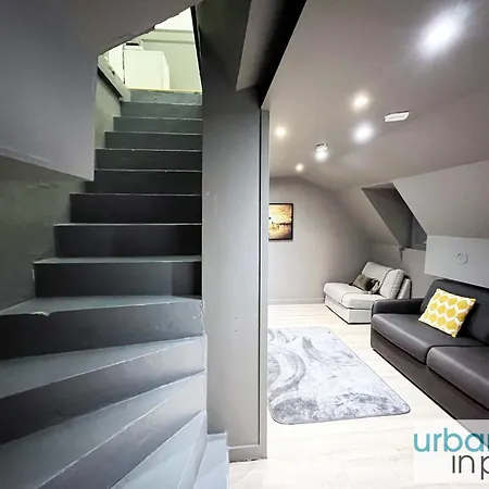 Urban Flat 05 - Spacious 1 Bedroom Parisian Flat パリ