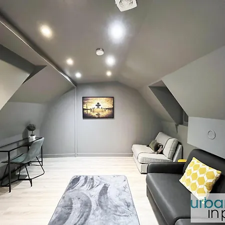 Urban Flat 05 - Spacious 1 Bedroom Parisian Flat Apartment *