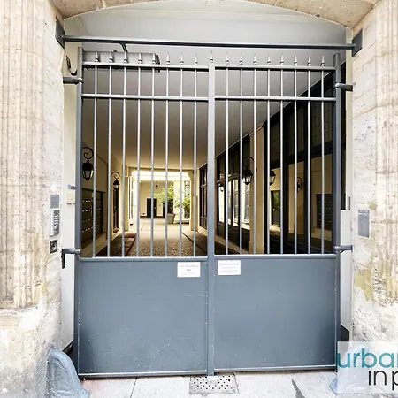 Urban Flat 05 - Spacious 1 Bedroom Parisian Flat パリ