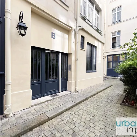 Urban Flat 05 - Spacious 1 Bedroom Parisian Flat Apartment